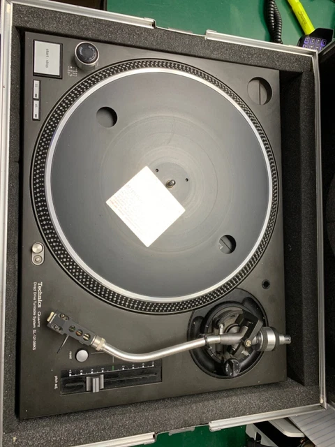 Technics Quarts Direct Drive DJ Turntable SL-1210 MK5 w Hard Case (E10028319) 2