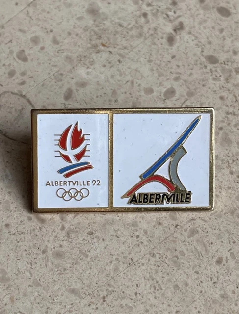 Pin’s Jeux Olympiques Albertville 92 – Patinage Artistique – Signé COJO