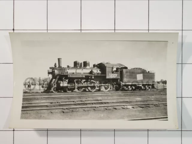 Canadian National Railroad Engine 1223: Lindsay Ontario 1950: Train Photo
