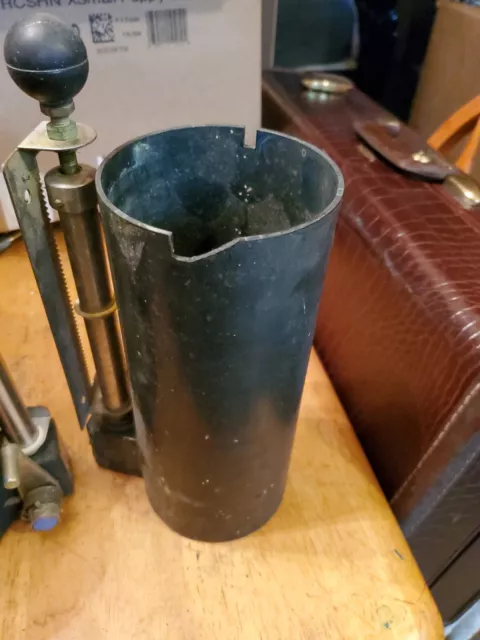Paint Colorant Dispenser Canister For Machine Harbil 12NSC228 1 only in auction Paint Colorant Dispenser Canister For Machine Harbil 12NSC228 1 only in auction