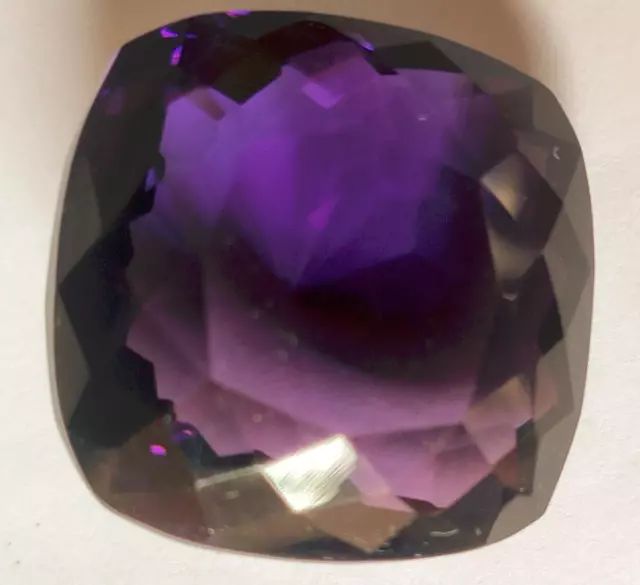 Grande taglio a cuscino con ametista viola 51,45 ct. Gemma sciolta per...