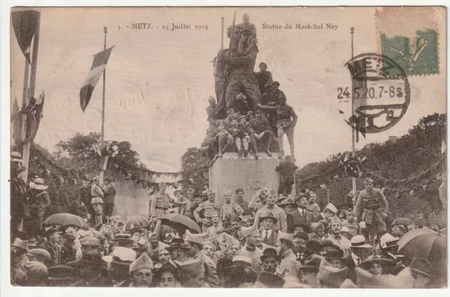 METZ - Moselle - CPA 57 - Militaire Fetes Statue de Ney en 1919