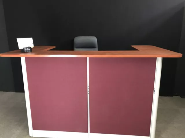 4.5'x2.3'  43"H - U Shape Reception Counter-U