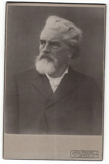 Photography Karl Frevert, Lemgo, portrait of an elderly gentleman in elegant clothing with