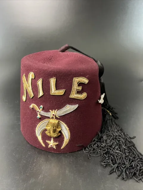 Vintage NILE Masonic Freemason Shriners Jeweled Red Felt Fez Hat SZ 7 3/8 & Pin