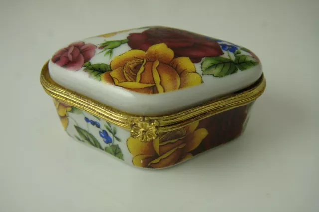 EXCEPTIONAL VINTAGE 1970's MINIATURE SMALL PORCELAIN ROSE TRINKET BOX