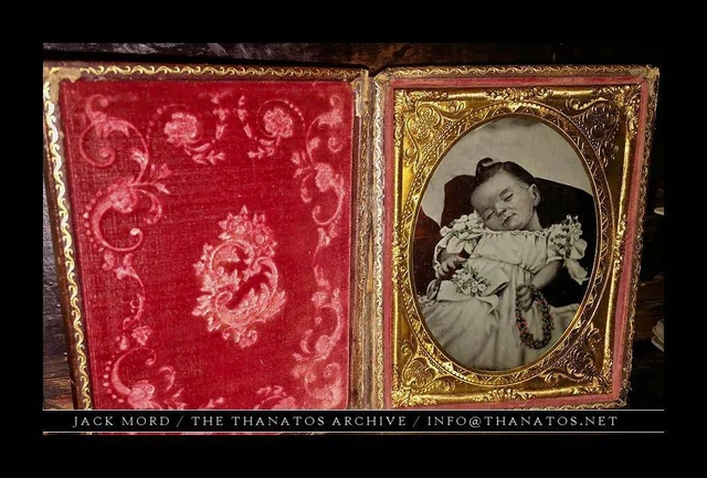 Unusual Tinted Post Mortem Photo - Boy Holding Funeral Wreath