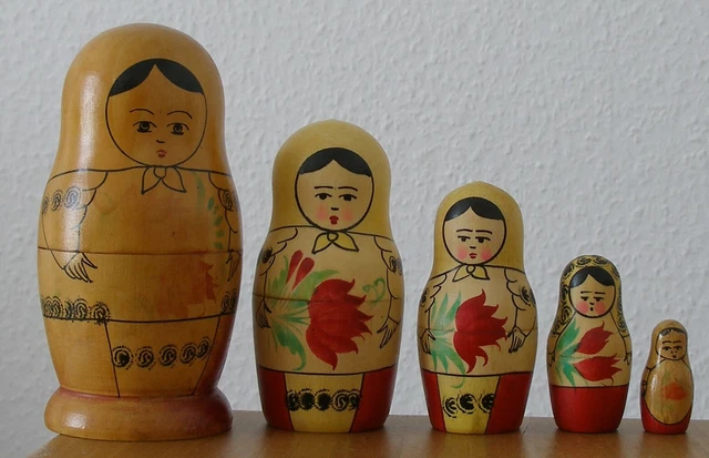 Russische Matroschka, Babuschka, Matryoschka, Matrjoschka! 5 Puppen! ALT & SCHÖN