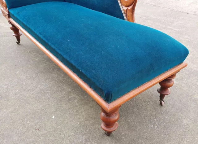 Antique Victorian Chaise Longue         Delivery Available 3