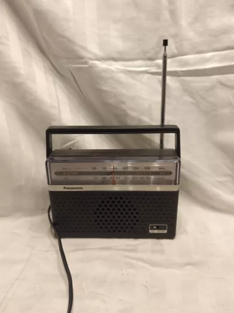 Vintage Panasonic RF-546 AM/FM AC/DC Portable Radio - Tested, Works Great