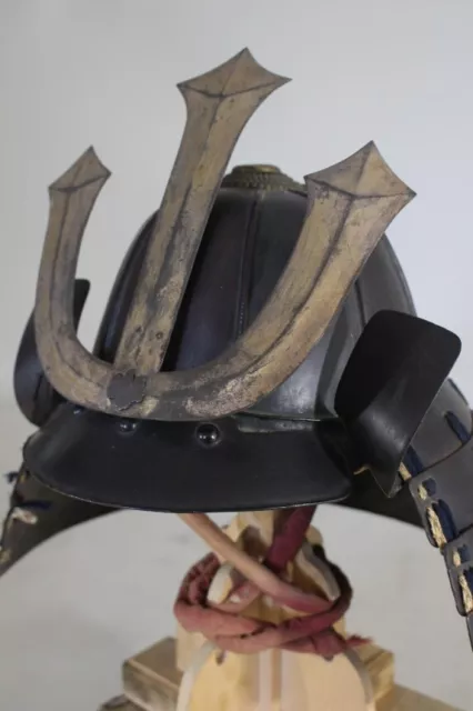 8 KEN SUJI KABUTO (helmet) of YOROI (armor) : EDO : 15.0 × 14.2 × 14.6 " 2.08kg