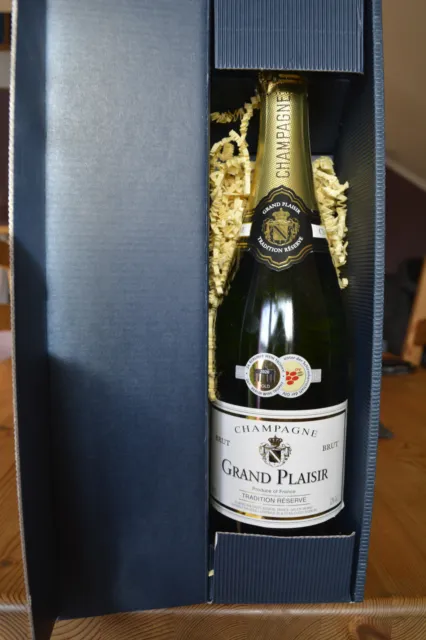 Champagne Brut Grand Plaisir - Tradition Réserve - aus Frankreich 0,75 L 12% Vol