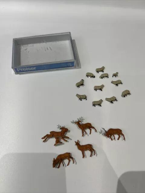 Preiser 14179 Stags (5) Standard Figure Set HO And Sheep (10) And Lamb (1)