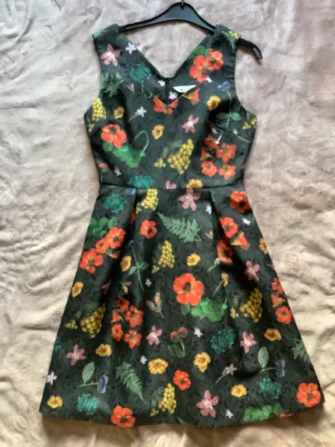 NEW YUMI Black Floral Fit&Flare Dress Sleeveless Thickish Material Lined Size 10