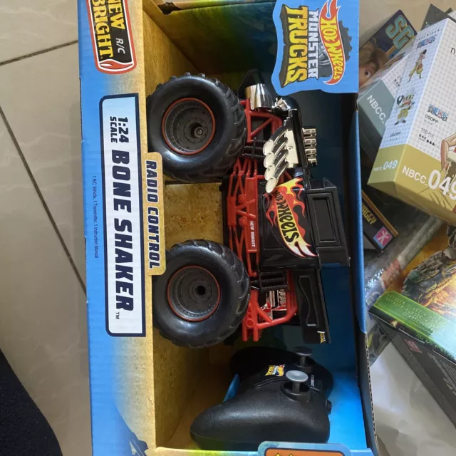 New Bright RC Bone Shaker Hot Wheels Monster Truck Scale 1:24, New, Damaged  Box