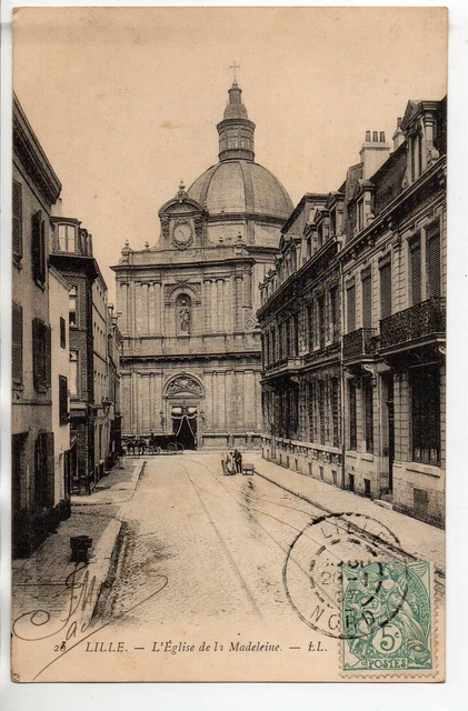 LILLE - Nord - CPA 59 - la rue de l'église de la Madeleine