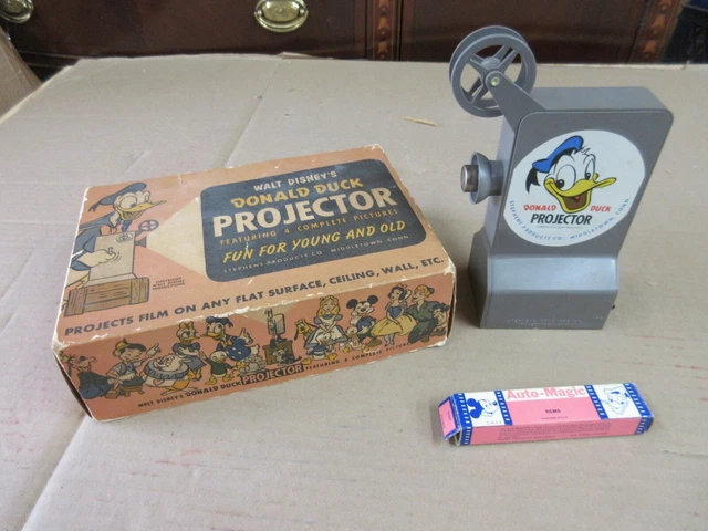 VINTAGE 1950S WALT Disney's Donald Duck Auto Magic Projector Model No ...