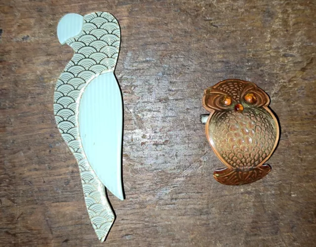 2 broches vintage Lea Stein Paris Perroquet et Chouette , Brooch Parrot Owl