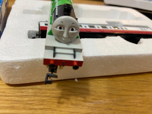 Thomas & Friends Henry Red EXPRESS COACH 93805 TOMIX N Scale TOMYTECH Motor OK