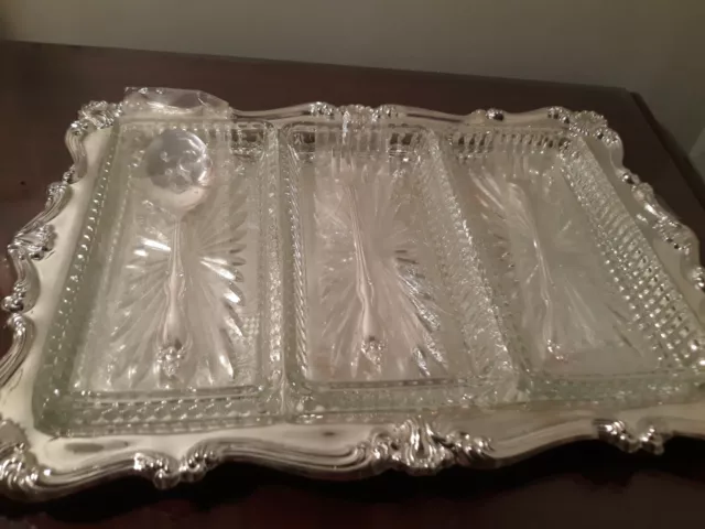 William Rogers  Silverware with Onieda Tray with Glass Inserts   ~Excellent!! 3