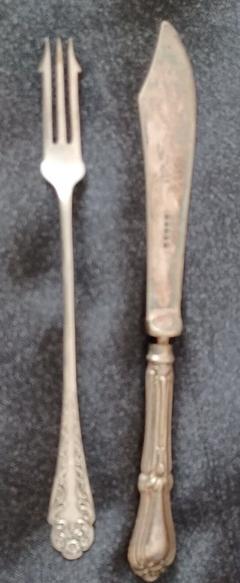 Tenedor de encurtido EPNS vintage y cuchillo de pescado mangos adornados
