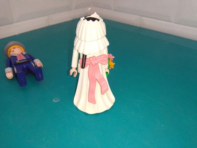 lot figurines Playmobil couple de mariés mariage + fille d'honneur 2