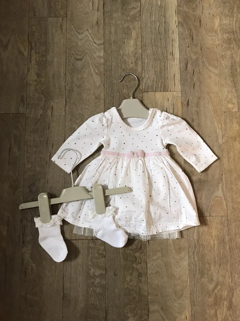 Bellissimo pacchetto di vestiti per bambine età neonato / 0-1 mese ottime condizioni. 9