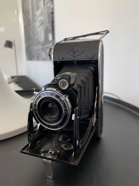 Appareil photo Agfa ancien à soufflet avec étui en cuir marron