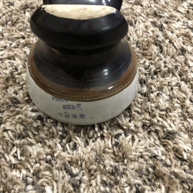 VTG PINCO Two-tone TRI-TONE PORCELAIN CERAMIC ELECTRICAL INSULATORS 223-R Power