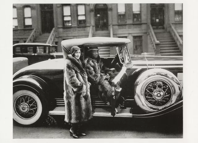 Postcard James Van Der Zee, Photographer "Couple in Raccoon Coats, NYC" 1932 MNT