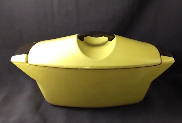 VINTAGE / Cocotte en fonte émaillée LE CREUSET Design RAYMOND LOEWY