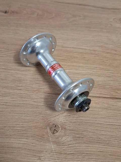 racing front hub Campagnolo made in Italy 100 mm 32 H