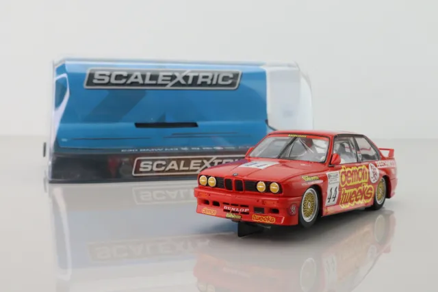 Scalextric C3739; Slot Car BMW E30 M3; 1988 BTCC Brands Tratteggio; Scatola eccellente