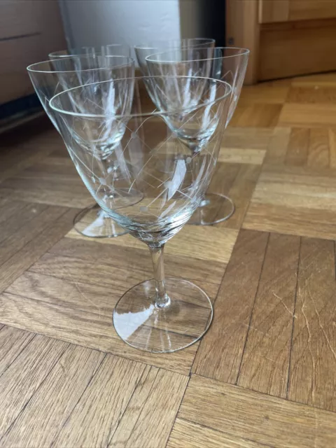 5 alte Kristall-Weingläser - sehr feines Glas geschliffene Rauten mit Punkten