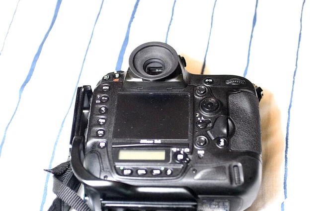 Top Mint Nikon D4 - 16.2MP FX DSLR, Shutter count 12,478. US version 3