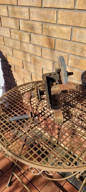 Vintage Hand Cranked Grinding Wheel Bench Vice Grinder Sharpening Stone Old Tool