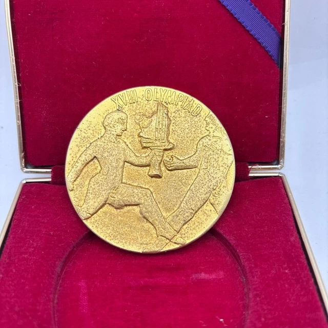 熊登 線金通記念 1964年発行 1964 TOKYO OLYMPICS Commemorative Medal 60mm Gold Tone w/ Case