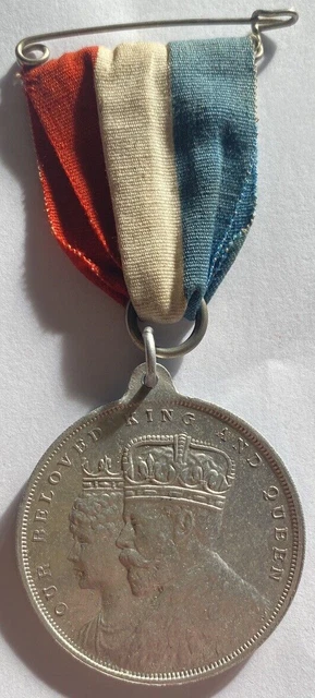 KING GEORGE V + Queen Mary Coronation Medal Bath Royalty 1911 Ribbon £ ...