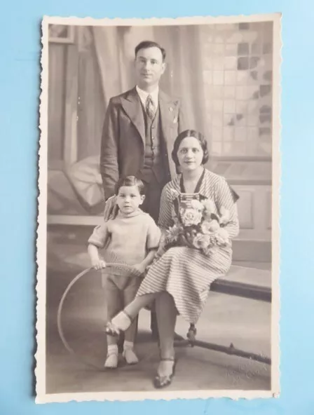 405 - C.P. Photo - Portrait d'une famille  - Luxia - K LTD (Kodak)