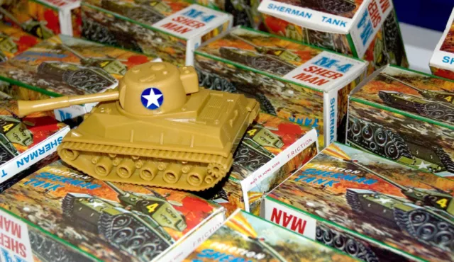 16 SHERMAN PANZER TANK BOX 70er Spielzeug Spielsachen WIEDERVERKÄUFER Flohmarkt