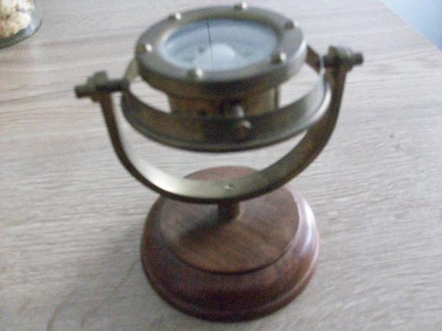 Boussole De Marine Vintage – Bois – XXe Siècle – Objet Décoratif
