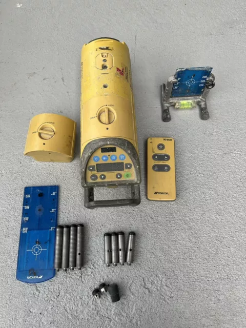 Topcon Green Beam Pipe Laser Model TP L4GV Used (POWERS ON UNTESTED) Surplus