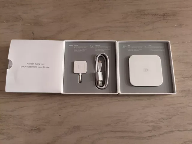 SQUARE Reader Contactless Credit Card Reader / Swipe and Charging Cable