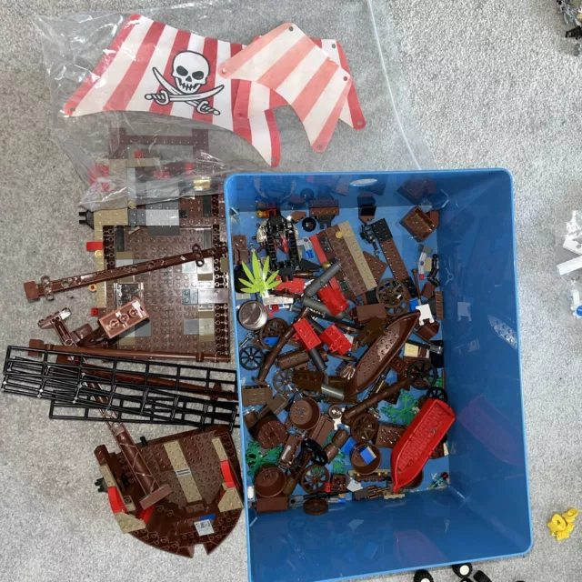 Lego Ship Hull. Spare Parts. Sails Masts. Pirates