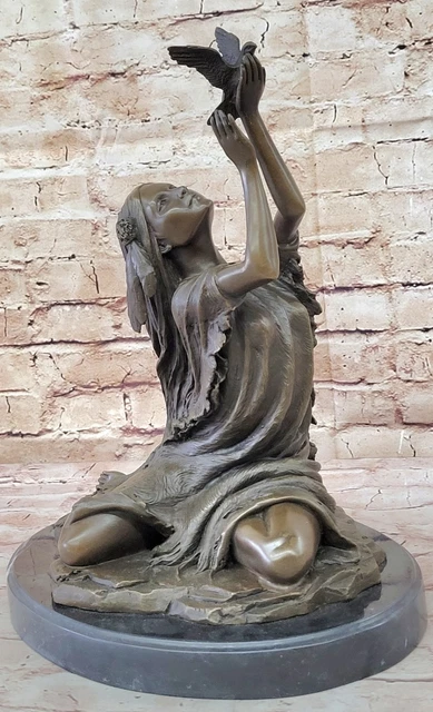 Casa Padrino sculpture décorative de jardin XXL en métal femme sur colonne rouille H. 205 cm | Casa Padrino