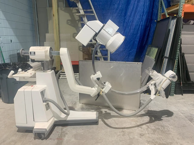 Used OEC 9000 C-arm for sale, works when plugged in