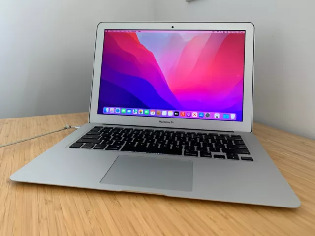 Apple MacBook Air (13-inch, 2015) 1.6GHz Dual Core i5, 256GB/4GB (AU STOCK)