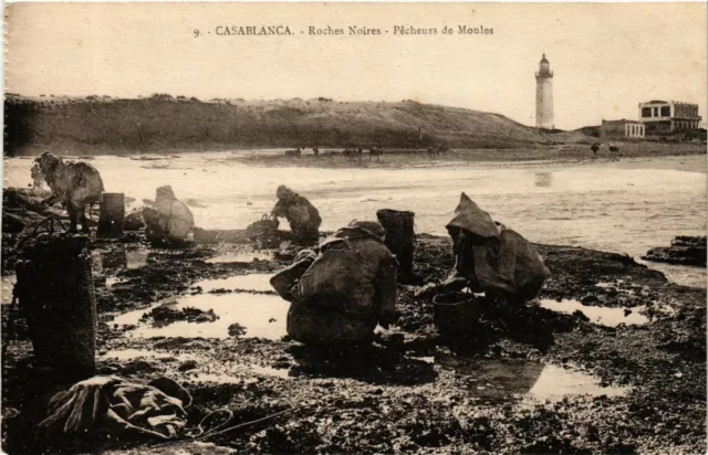 CPA AK Casablanca - Black Rocks, Mussel Fishermen MOROCCO (880120)