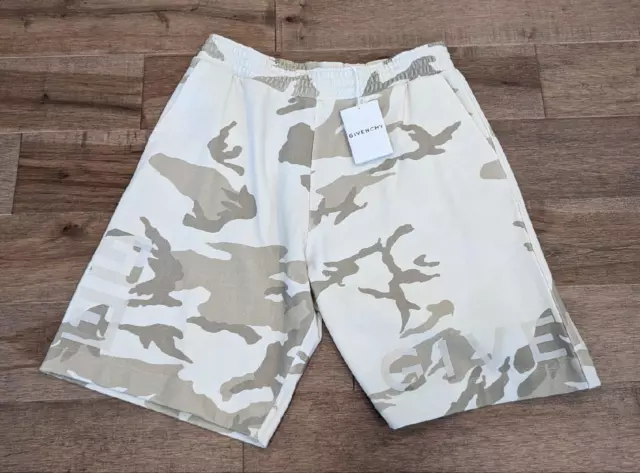 $995 Mens Givenchy Logo Camo Relaxed Sweat Shorts Beige Medium