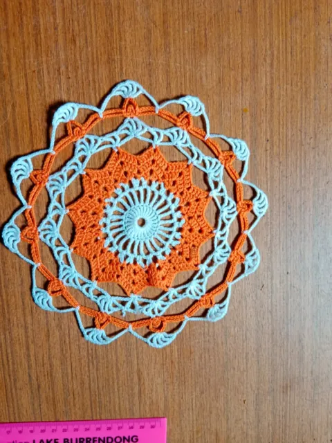 23 cm  Orange/White HAND CROCHETED ROUND small DOILEY/ TABLE CENTRE NEW!